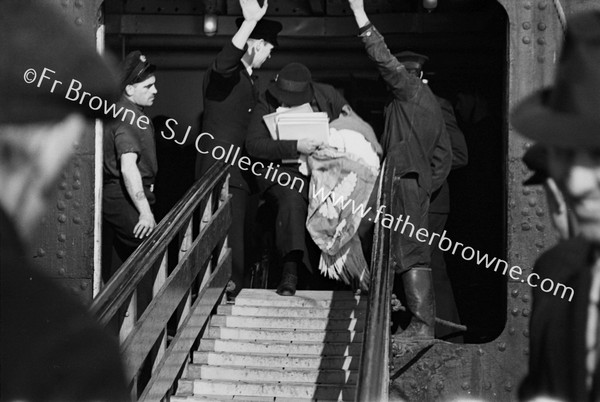 SS CALEDONIA LADY PASSENGER EMBARKS